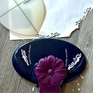 Fiskars oval thick punch for borders in scrapbooking
